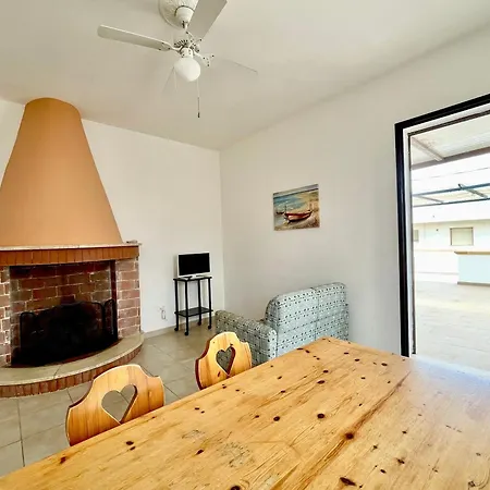 Vakantiehuis Casa Crono - Casa Indipendente, Fronte Mare *